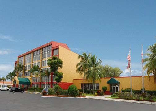 Clarion Hotel Fort Myers Buitenkant foto